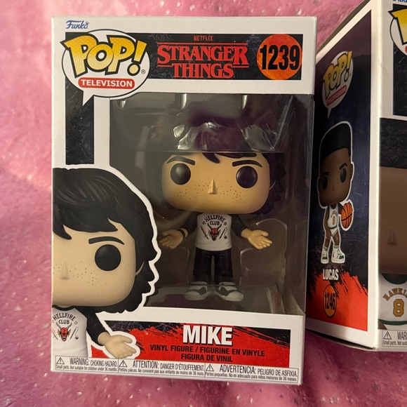 Funko Pop Stranger Things Trio - Eddie, Mike, Lucas - Picture 3 of 16